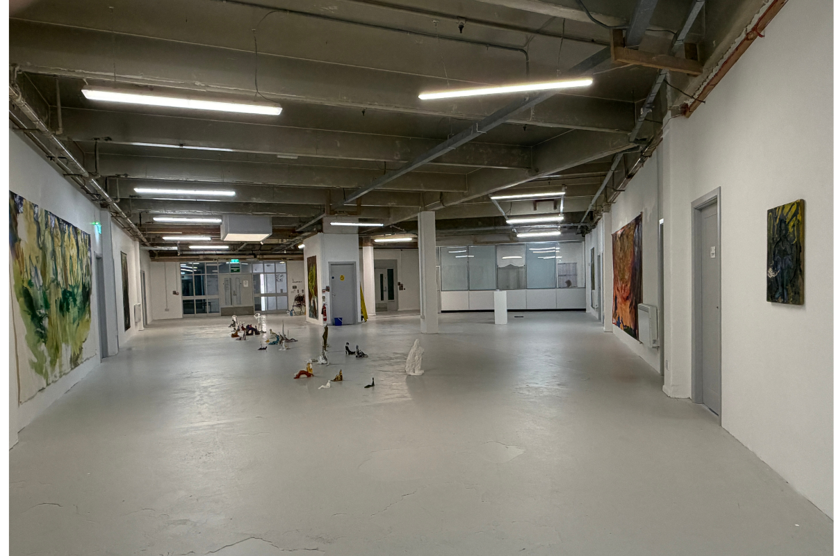 Image of QSS Gallery 1 foyer from back of gallery